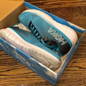 Hoka Cavu Sneakers